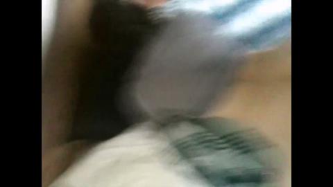 7437